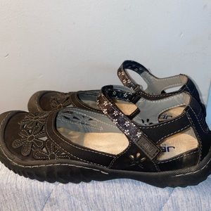 JBU comfy summer sandal